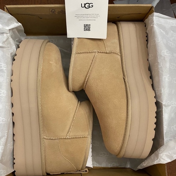 UGG Classic Ultra Mini Platform Driftwood - Picture 5 of 10
